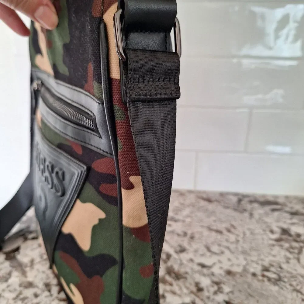 GUESS Camo Men’s‎ Bag